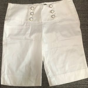 Gorgeous NWT dressy Bermuda shorts
